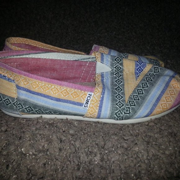 TOMS-Classic Slip On Shoes-AZTEC TRIBAL PATTERN-Size 7M-Near Mint - Picture 4 of 7